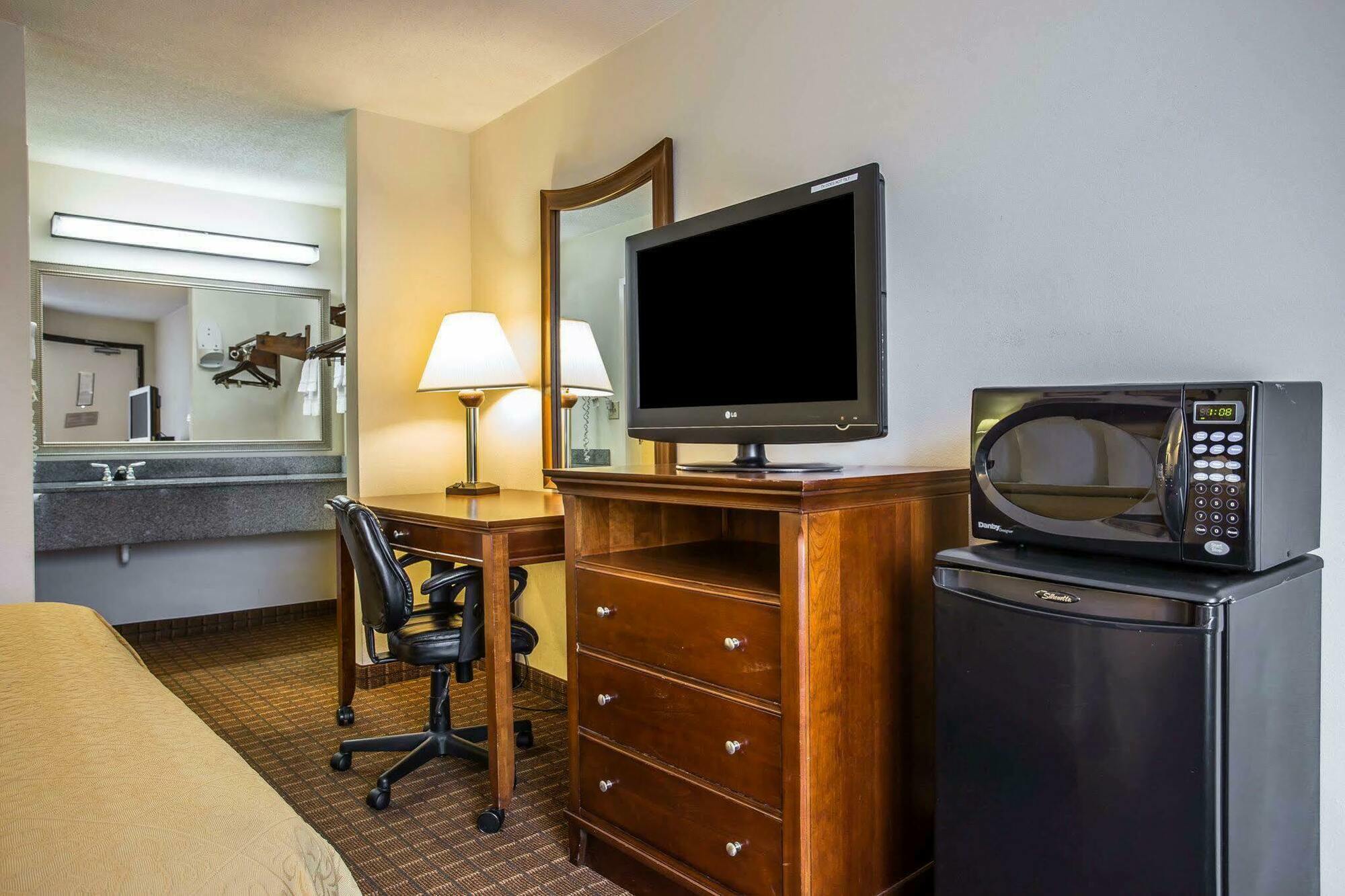 Quality Inn Fort Jackson Columbia Ngoại thất bức ảnh